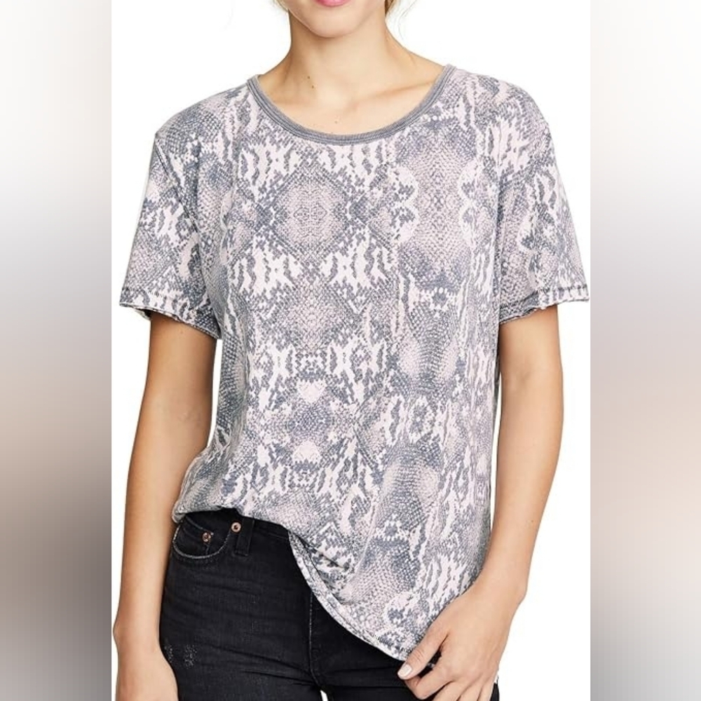 Women’s Short Sleeve Snake Print Tee - Gray